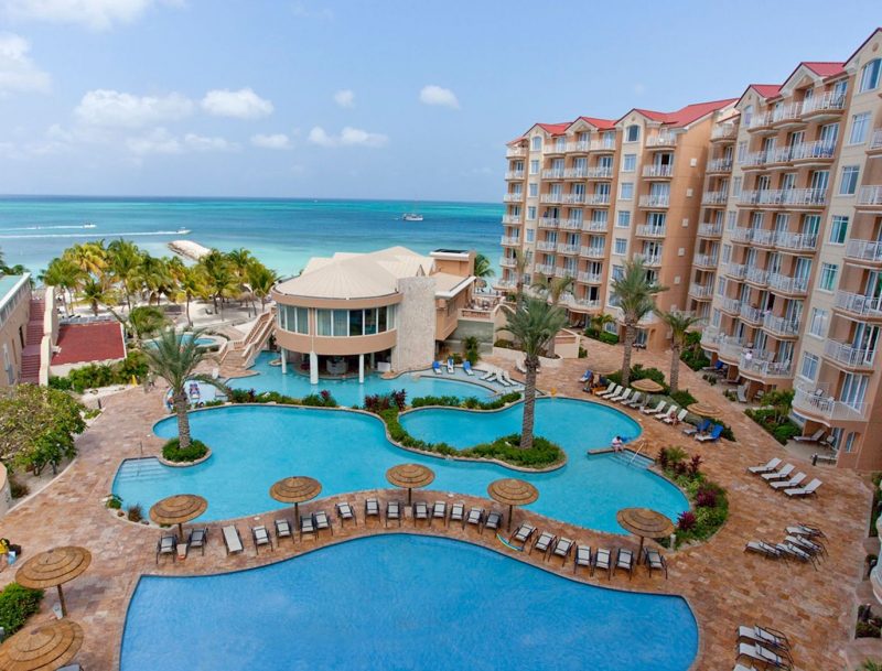 Overview_Pool_Towers_HRGallery
