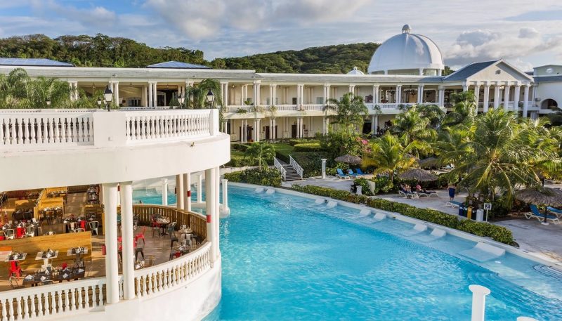 fabulous_familyfrien_lKsaS