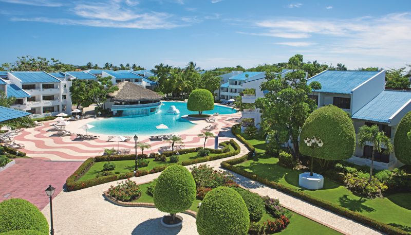 SUPOP_PanoramicView_MainPool_Gardens_2A