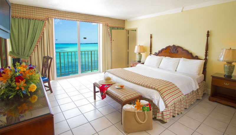 bzb_accom_oceanview_suite_room