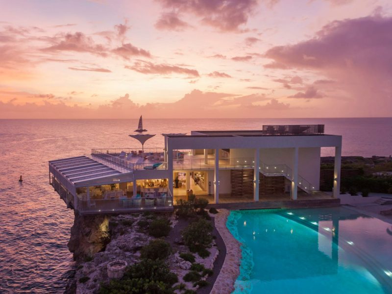 3f78dcd1-eb9e-4106-9edb-59b3b4271ab1-In_St._Maarten_spellbinding_views_of_Maho_Bay_at_the_Sonesta_Ocean_Point_Resort_Credit_Sonesta_Resorts