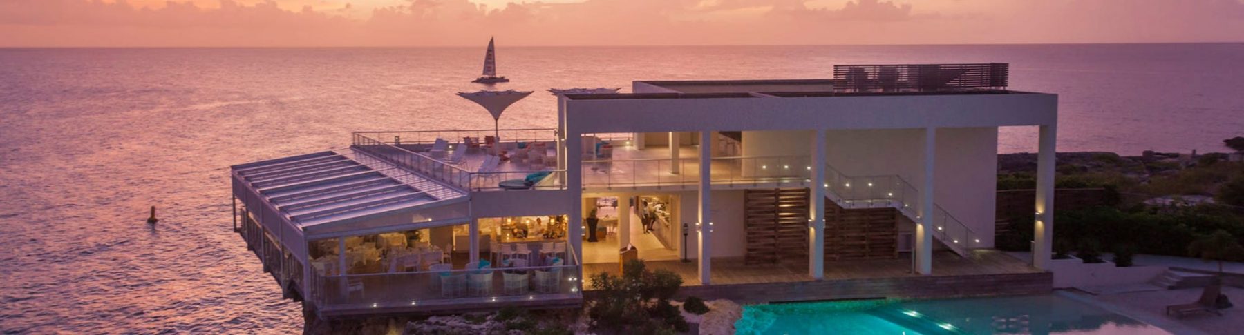 3f78dcd1-eb9e-4106-9edb-59b3b4271ab1-In_St._Maarten_spellbinding_views_of_Maho_Bay_at_the_Sonesta_Ocean_Point_Resort_Credit_Sonesta_Resorts copy