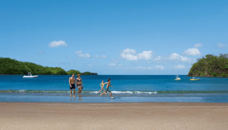 DRELM_EXT_FamilyBeach_2A