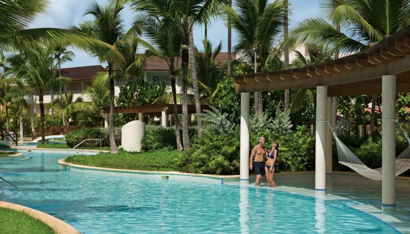 SERPC_EXT_MatureCouple_Pool_1A