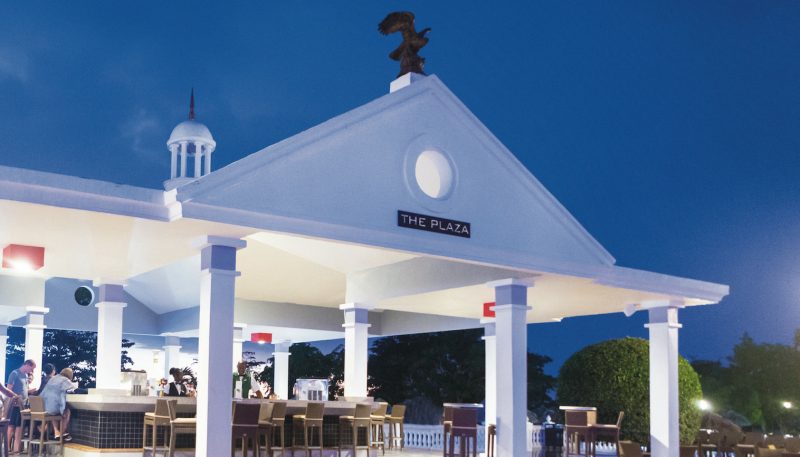 NEG_15_074 - Bar _The Plaza_