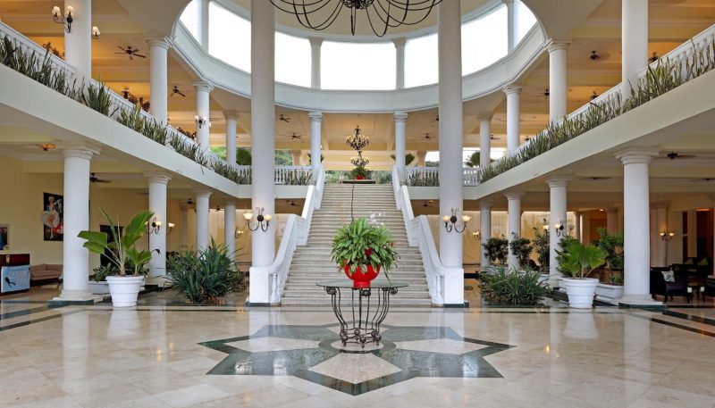 Grand-Palladium-Lady-Hamilton-Lobby2