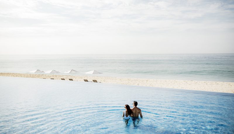 lblc_Couple_at_Infinity_Pool_4