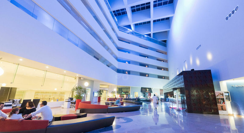 lobby-v14359875-1440-1024x683