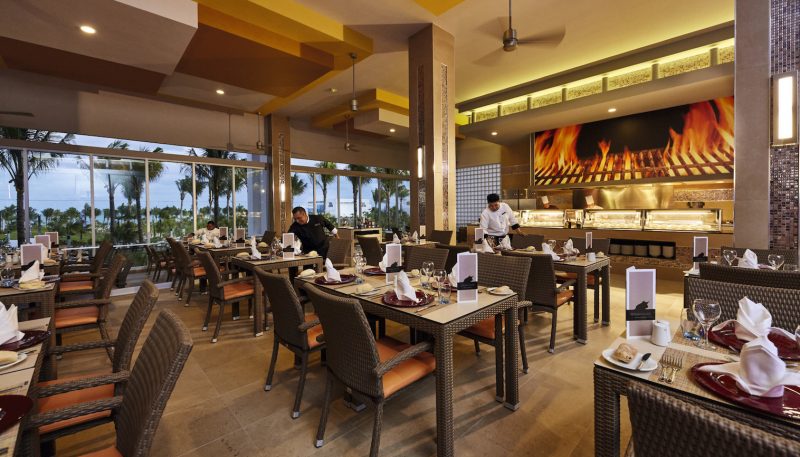 DUN_17_063 - Poolside restaurant _ Steakhouse