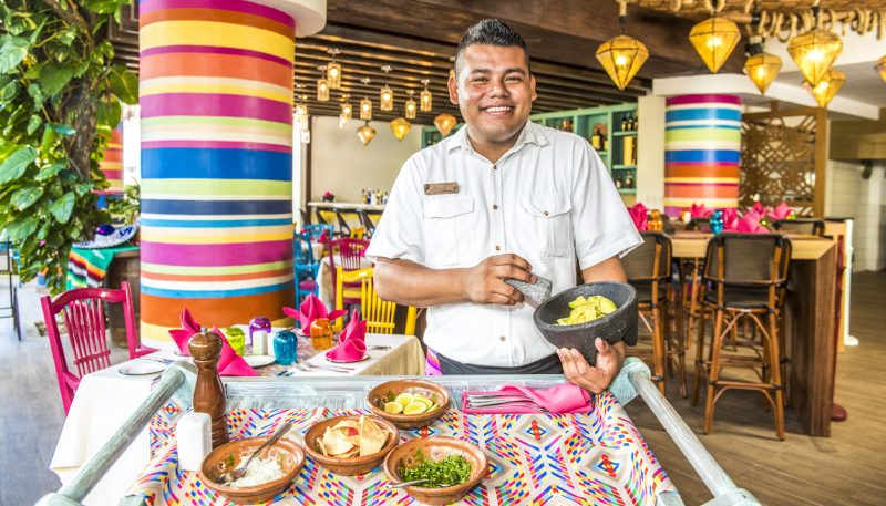 Panama-Jack-Resorts-Playa-del-Carmen-Zarape-Guacamole-Lesson