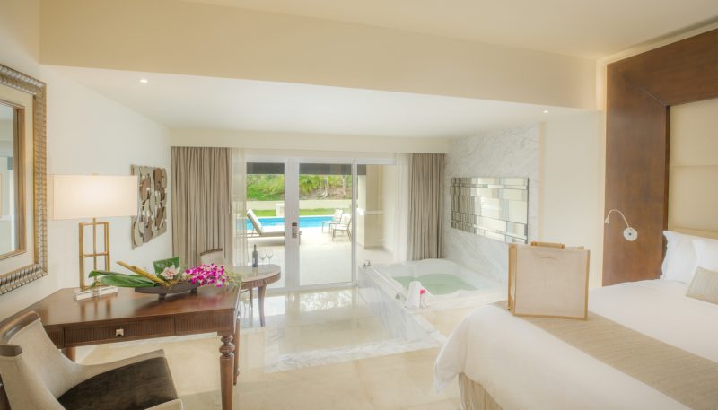 22. Lounge Caribbean Terrace Day