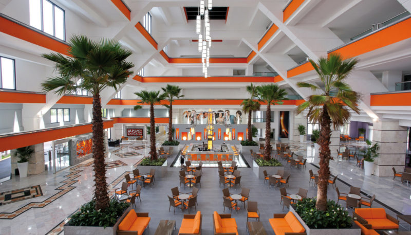 TZresort-riucaribelobby-mexico